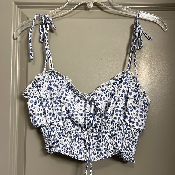 Princess Polly Tops - Princess Polly | Benita Floral Crop Top Size 4 Org $42